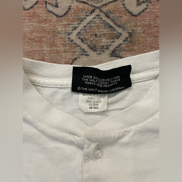 Walt Disney World Mickey Mouse Logo Henley Style Short Sleeved Tee Shirt Sz Sm/M - Picture 3 of 6